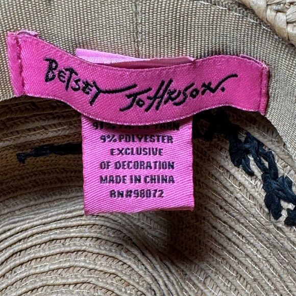 Betsey Johnson Vacay All Day Straw Hat with tassels - Picture 6 of 9